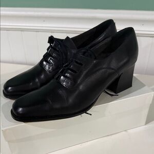 Like New Vintage NICKELS Leather Heeled Oxford Shoes - Women’s 8.5M